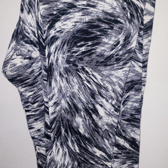 NEW! Women's Patterned Leggings! Sz XL - Picture 3 of 6